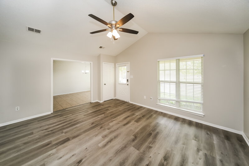 1,705/Mo, 10203 Farley Dr S Olive Branch, MS 38654 Living Room View 2
