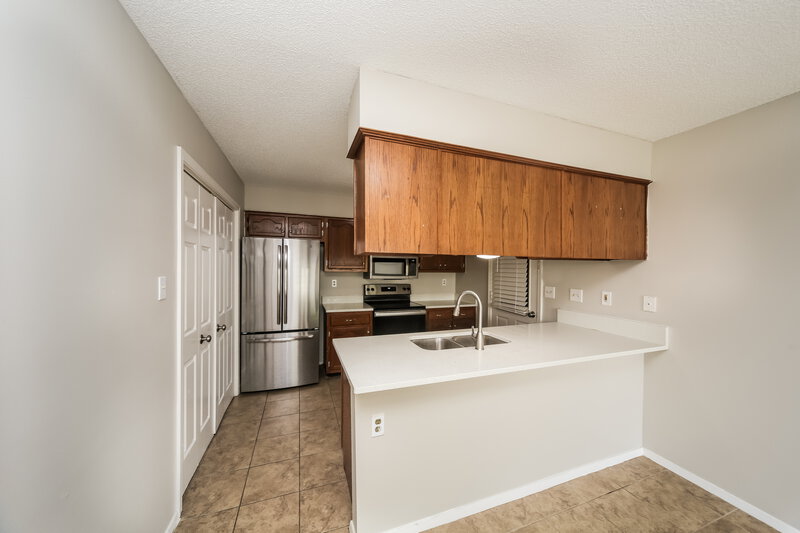 1,705/Mo, 10203 Farley Dr S Olive Branch, MS 38654 Kitchen View 2