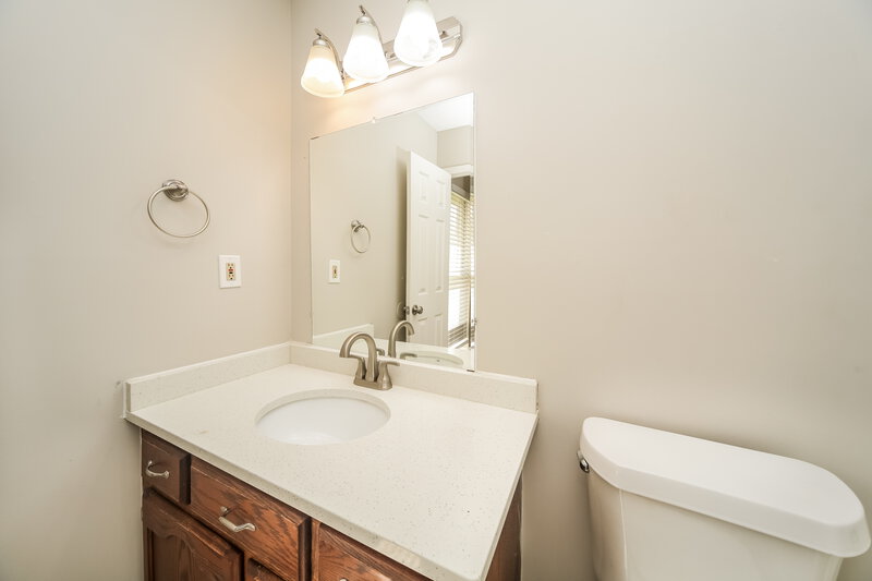1,705/Mo, 10203 Farley Dr S Olive Branch, MS 38654 Main Bathroom View