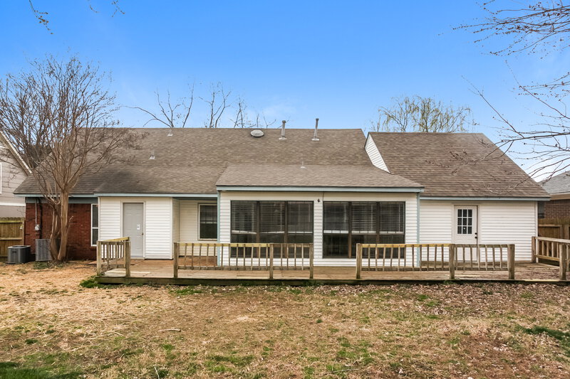 2,130/Mo, 6070 Halstead St Bartlett, TN 38134 Rear View