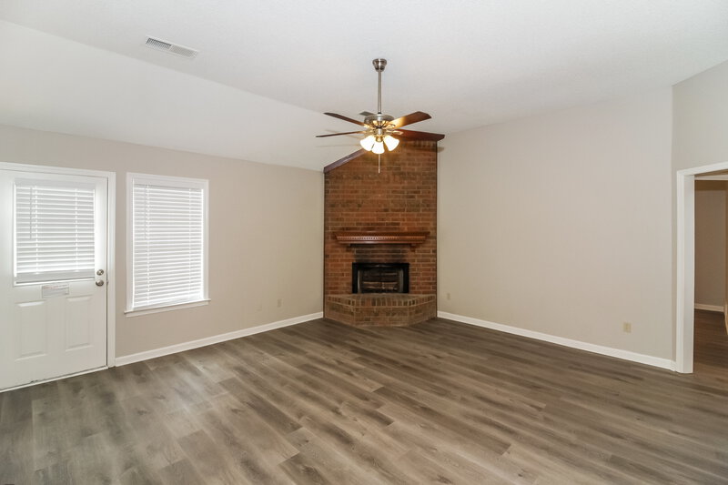 1,840/Mo, 4371 Bunker Hill Dr Memphis, TN 38125 Living Room View