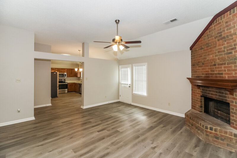 1,840/Mo, 4371 Bunker Hill Dr Memphis, TN 38125 Living Room View 3