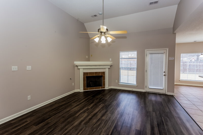 2,050/Mo, 1250 Trafalgar Dr Southaven, MS 38671 Living Room View