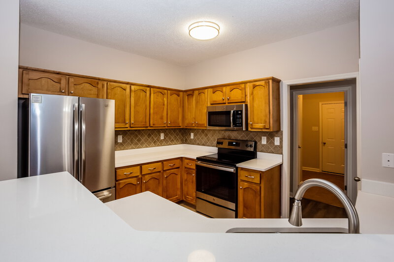 2,050/Mo, 1250 Trafalgar Dr Southaven, MS 38671 Kitchen View 2
