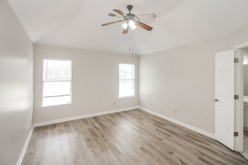 1,855/Mo, 6987 Country Walk Dr Cordova, TN 38018 Main Bedroom View