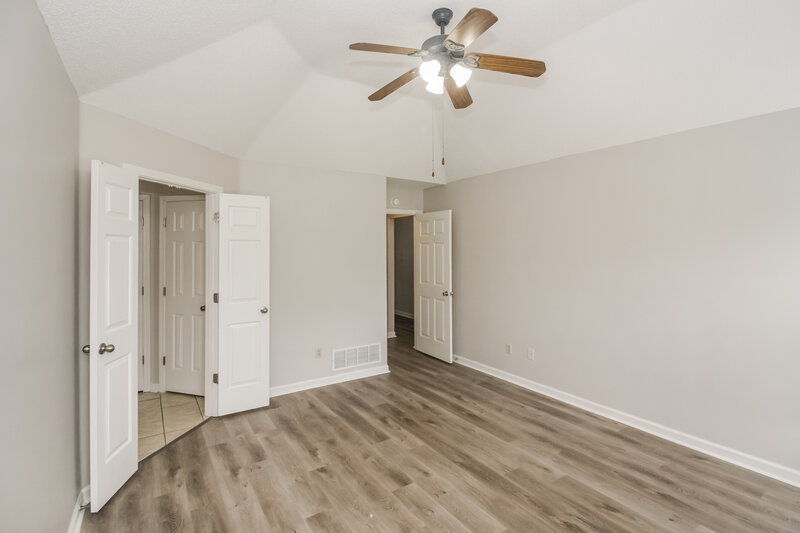 1,855/Mo, 6987 Country Walk Dr Cordova, TN 38018 Main Bedroom View 2