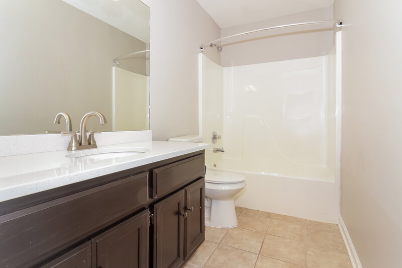 2,680/Mo, 3457 Sundial Dr Hernando, MS 38632 Main Bathroom View