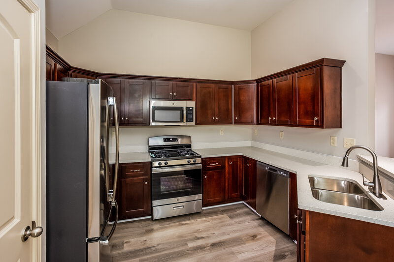 1,815/Mo, 3099 Greenhouse Dr Southaven, MS 38672 Kitchen View