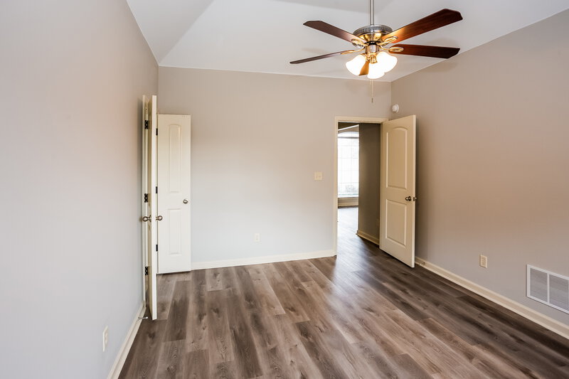 1,815/Mo, 3099 Greenhouse Dr Southaven, MS 38672 Main Bedroom View 2