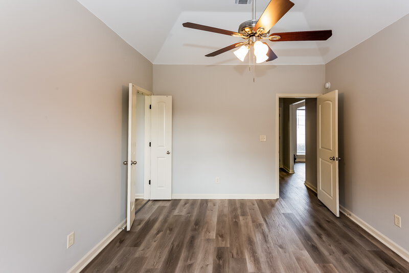 1,815/Mo, 3099 Greenhouse Dr Southaven, MS 38672 Main Bedroom View 3