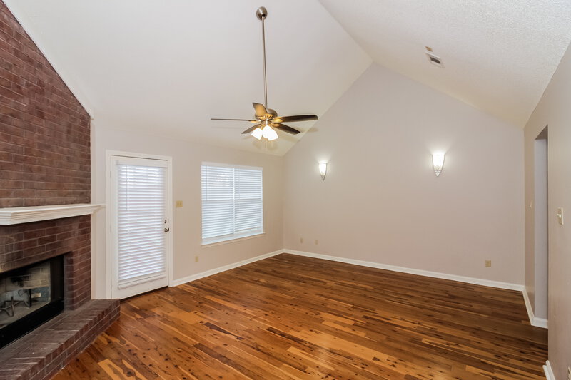 1,895/Mo, 8056 Sandywood Ln Bartlett, TN 38133 Living Room View
