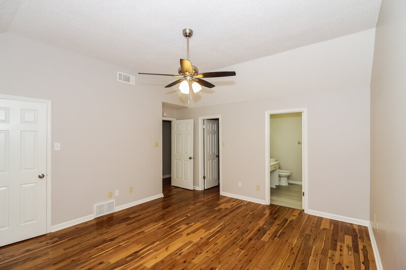 1,895/Mo, 8056 Sandywood Ln Bartlett, TN 38133 Main Bedroom View 2