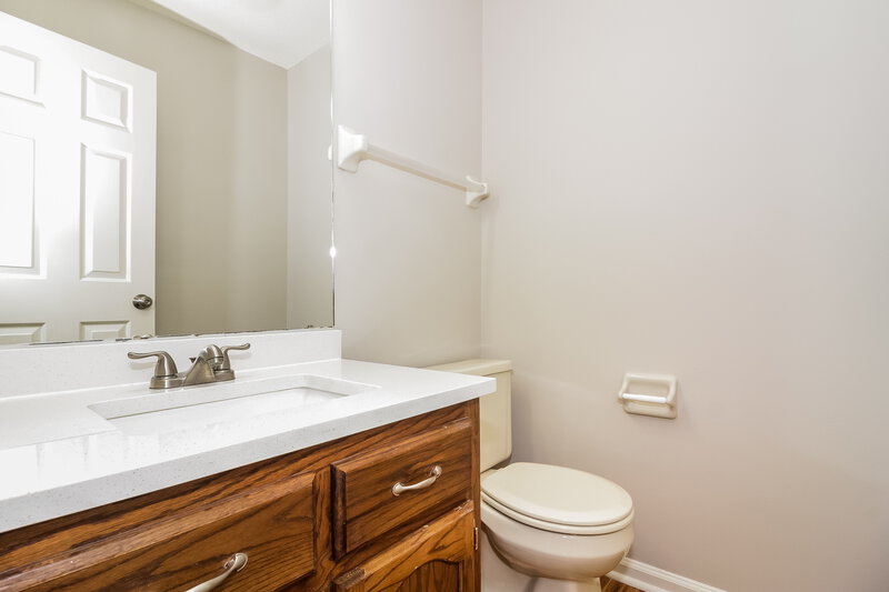 1,895/Mo, 8056 Sandywood Ln Bartlett, TN 38133 Bathroom View 2