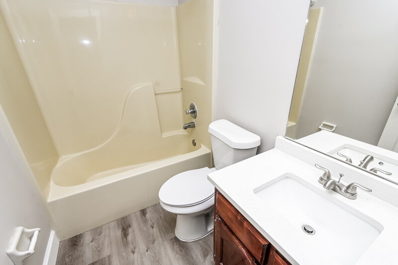 2,175/Mo, 1029 Appling Meadow Dr Cordova, TN 38018 Bathroom View