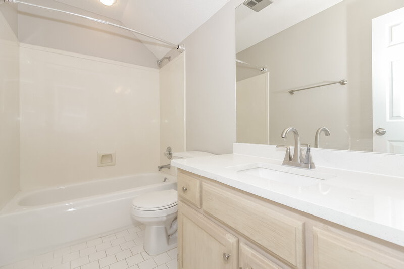 2,620/Mo, 4077 Course View Dr Bartlett, TN 38135 Bathroom View