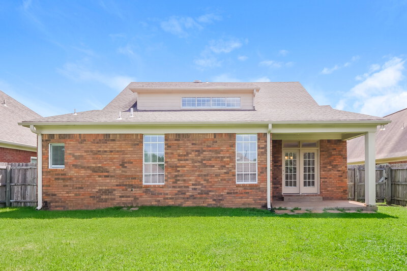 2,345/Mo, 4077 Course View Dr Bartlett, TN 38135 Rear View