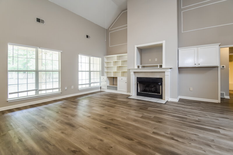 2,250/Mo, 1626 Brentwood Trce Southaven, MS 38671 Living Room View