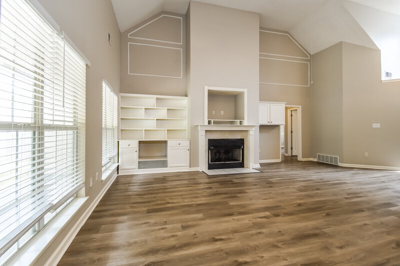 2,250/Mo, 1626 Brentwood Trce Southaven, MS 38671 Living Room View 2