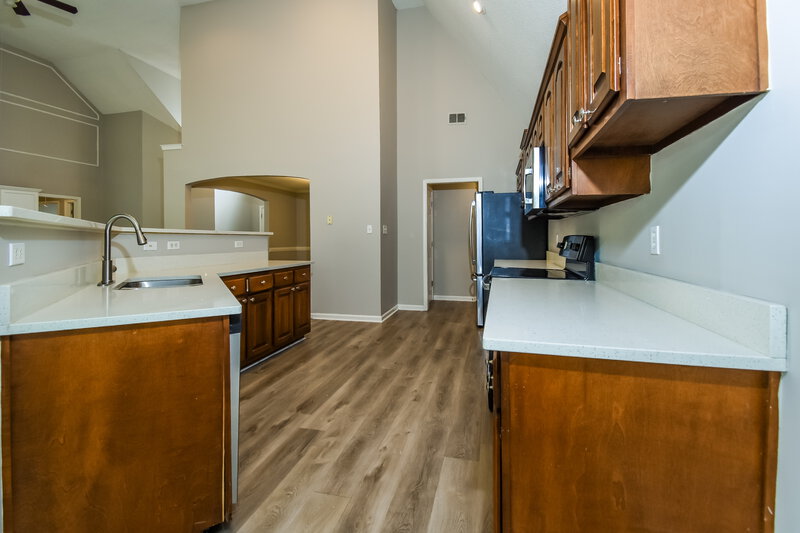 2,250/Mo, 1626 Brentwood Trce Southaven, MS 38671 Kitchen View