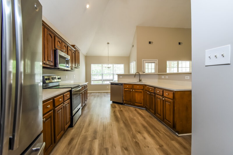 2,250/Mo, 1626 Brentwood Trce Southaven, MS 38671 Kitchen View 2