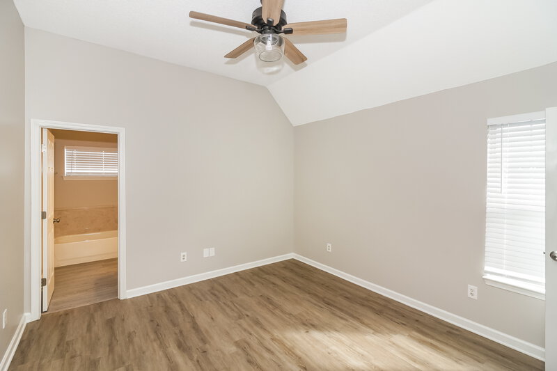 2,170/Mo, 5618 Steffani Dr Southaven, MS 38671 Main Bedroom View 2