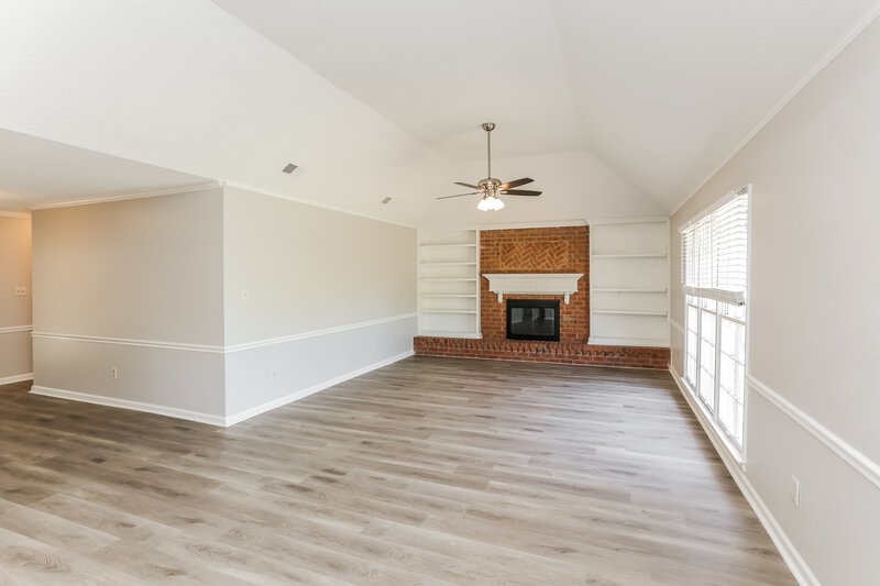 2,045/Mo, 2861 McVay Trail Dr Memphis, TN 38119 Living Room View 2