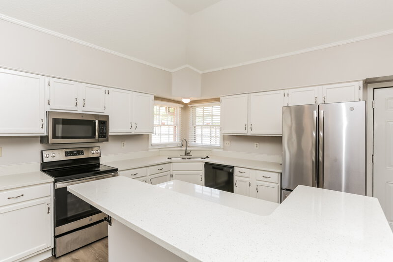 2,045/Mo, 2861 McVay Trail Dr Memphis, TN 38119 Kitchen View