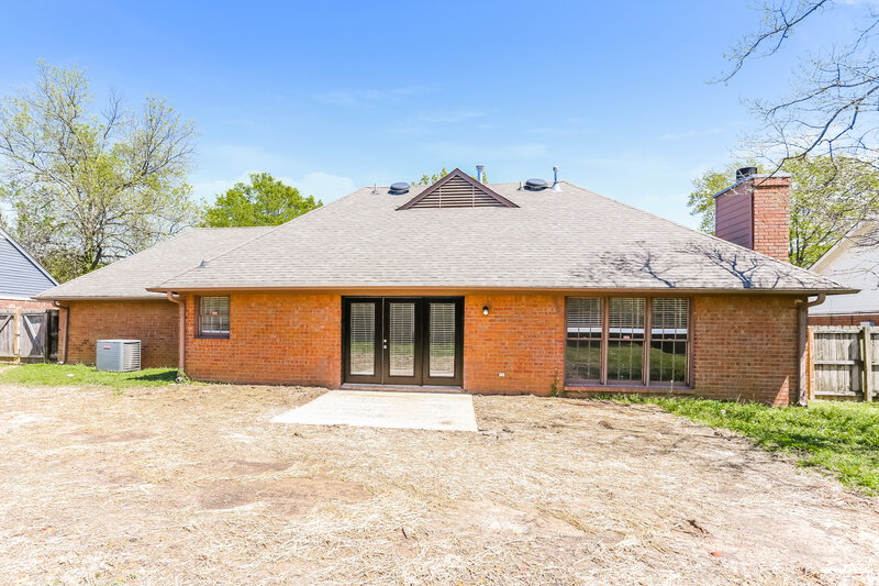 2,045/Mo, 2861 McVay Trail Dr Memphis, TN 38119 Rear View