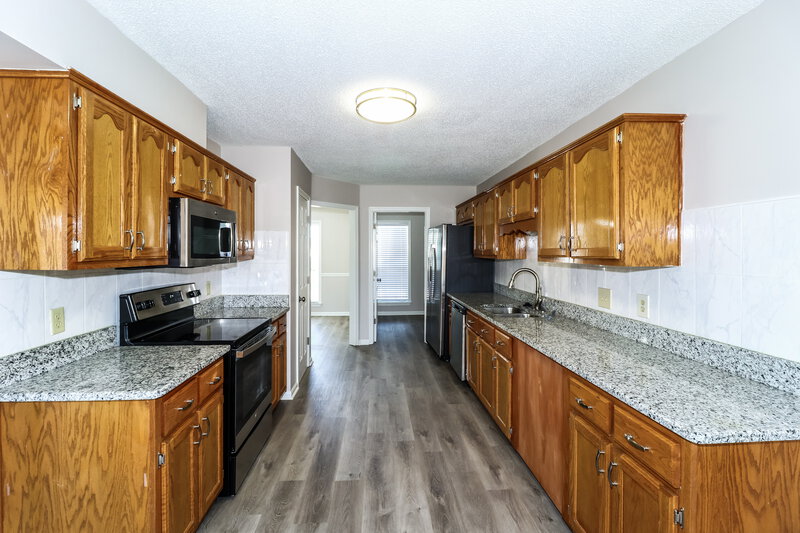 2,350/Mo, 8262 Red Creek Dr Cordova, TN 38016 Kitchen View