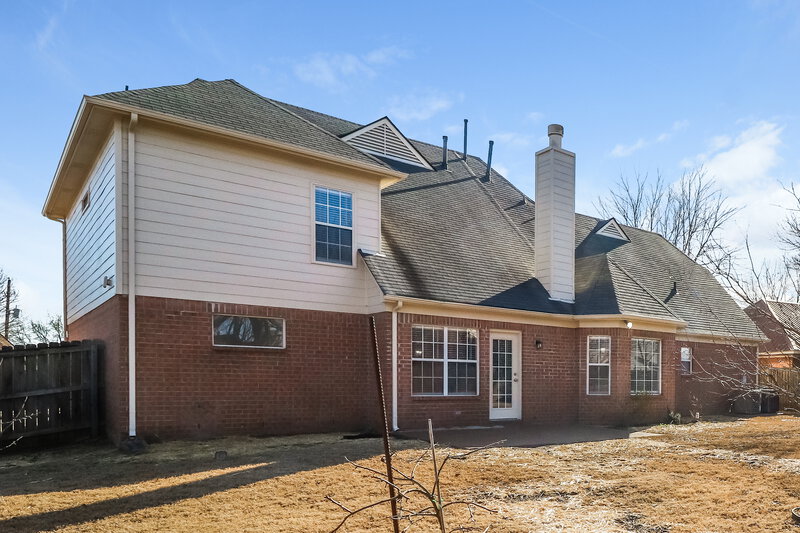 2,350/Mo, 8262 Red Creek Dr Cordova, TN 38016 Rear View