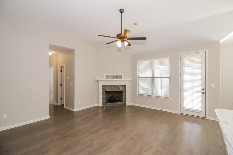 1,930/Mo, 50 Willow Springs Ln Oakland, TN 38060 Living Room View 3