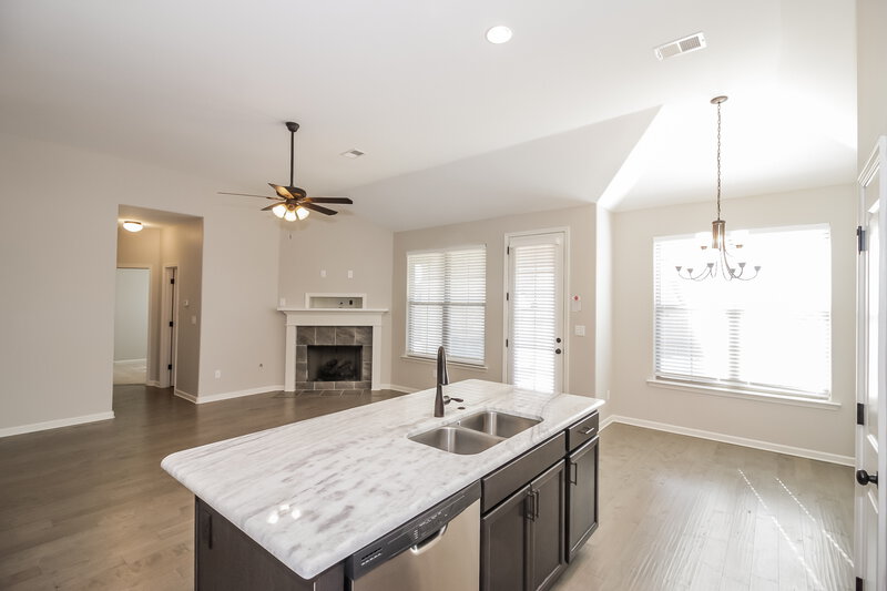 1,930/Mo, 50 Willow Springs Ln Oakland, TN 38060 Breakfast Nook View