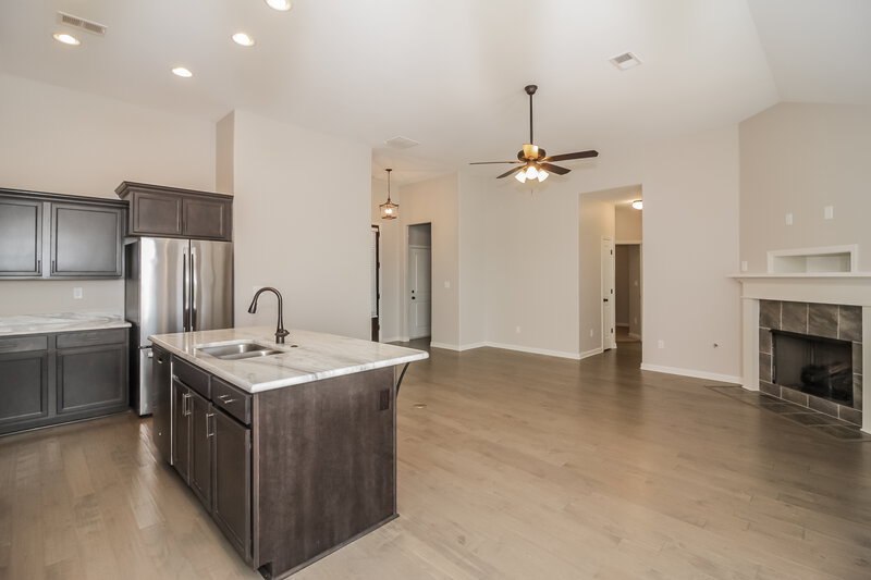 1,930/Mo, 50 Willow Springs Ln Oakland, TN 38060 Kitchen View 2