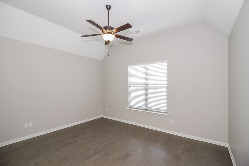 1,930/Mo, 50 Willow Springs Ln Oakland, TN 38060 Main Bedroom View