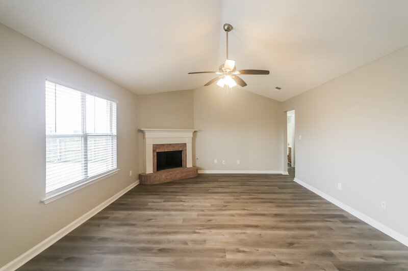 1,895/Mo, 9964 Rachel Shea Ave Olive Branch, MS 38654 Living Room View 2