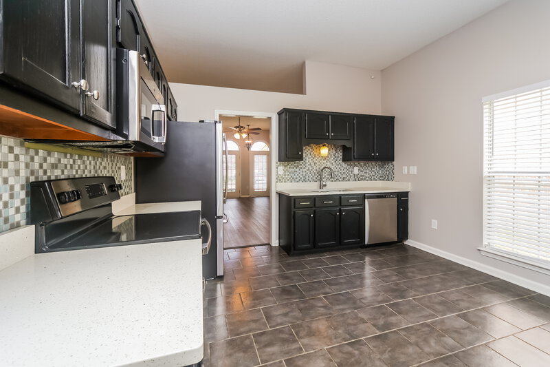 2,690/Mo, 5386 Kristy Ln Southaven, MS 38671 Kitchen View 2