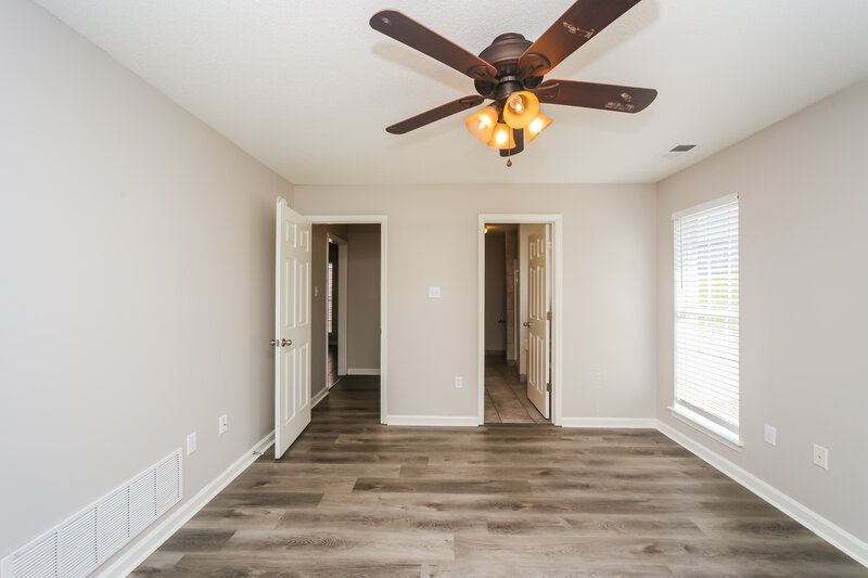 2,690/Mo, 5386 Kristy Ln Southaven, MS 38671 Main Bedroom View 2