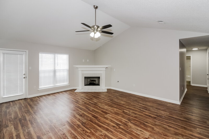 2,070/Mo, 8052 Mary Payton Dr Southaven, MS 38671 Living Room View
