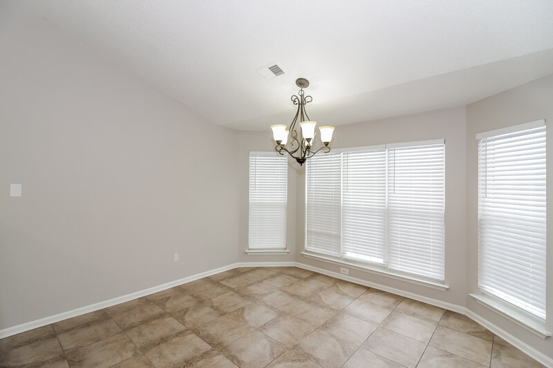 2,070/Mo, 8052 Mary Payton Dr Southaven, MS 38671 Dining Room View 2