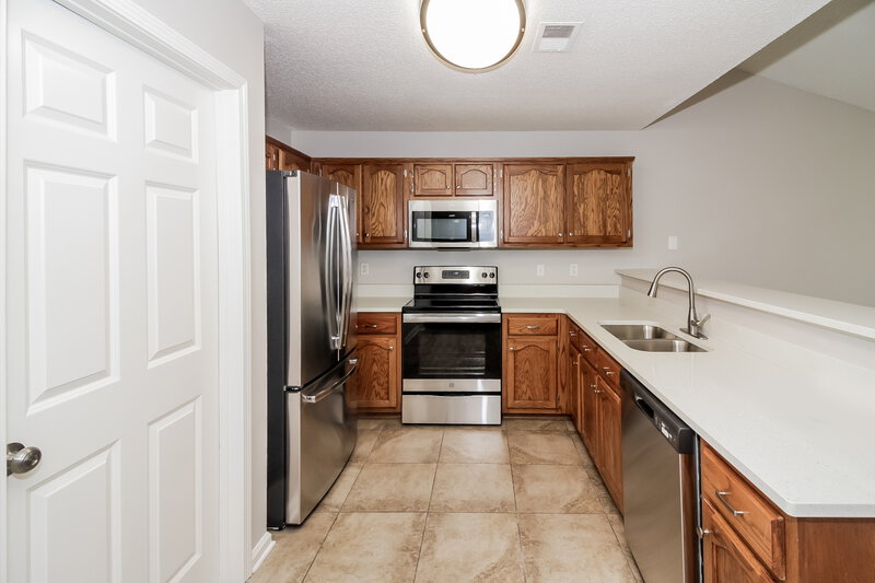 2,070/Mo, 8052 Mary Payton Dr Southaven, MS 38671 Kitchen View