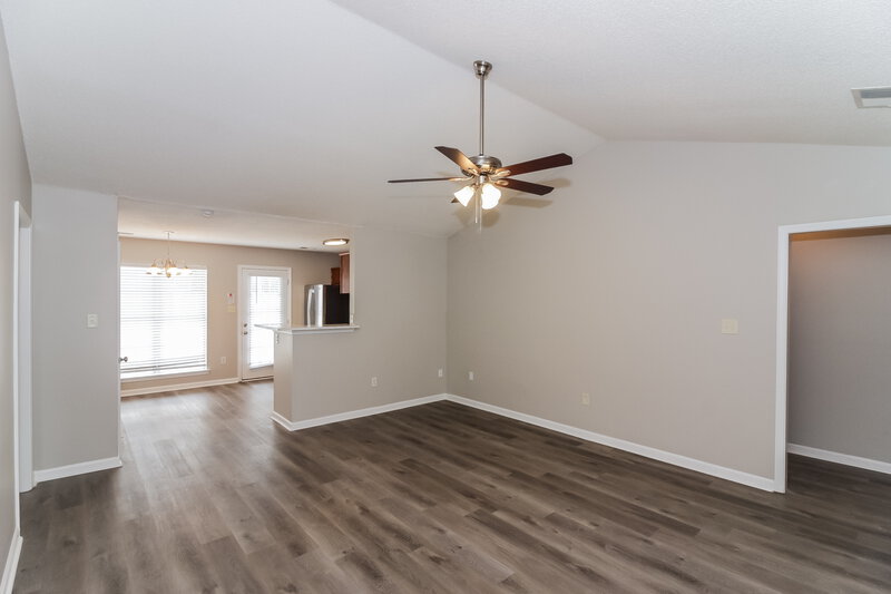 2,690/Mo, 10734 Ridgefield Dr Olive Branch, MS 38654 Living Room View 2