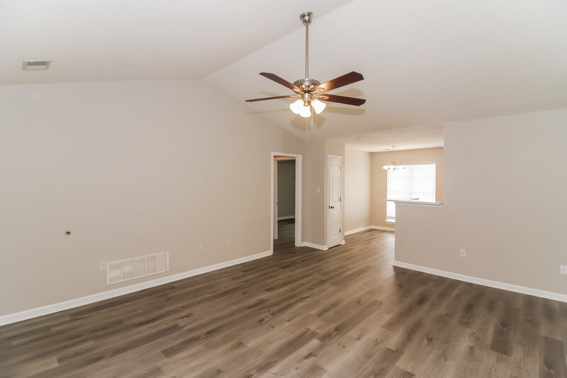 2,690/Mo, 10734 Ridgefield Dr Olive Branch, MS 38654 Living Room View 3