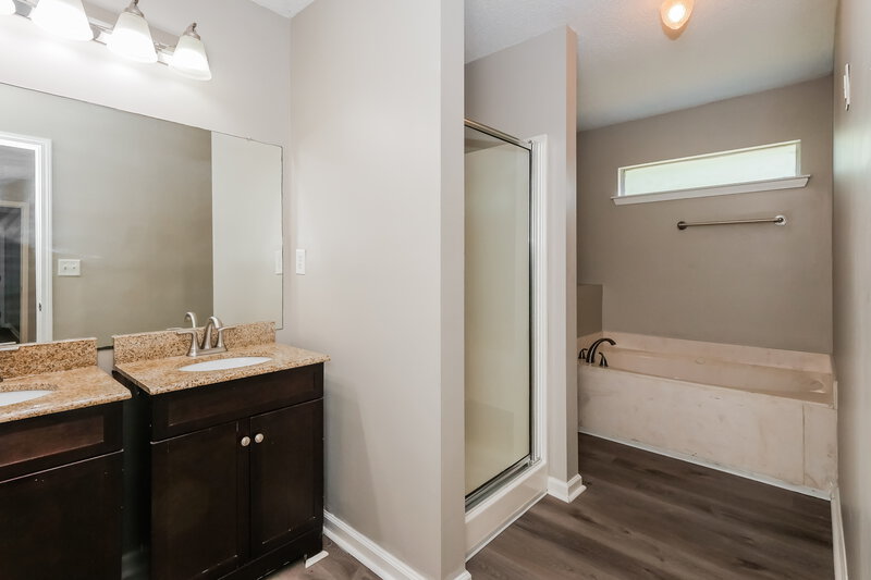 1,905/Mo, 10734 Ridgefield Dr Olive Branch, MS 38654 Main Bathroom View