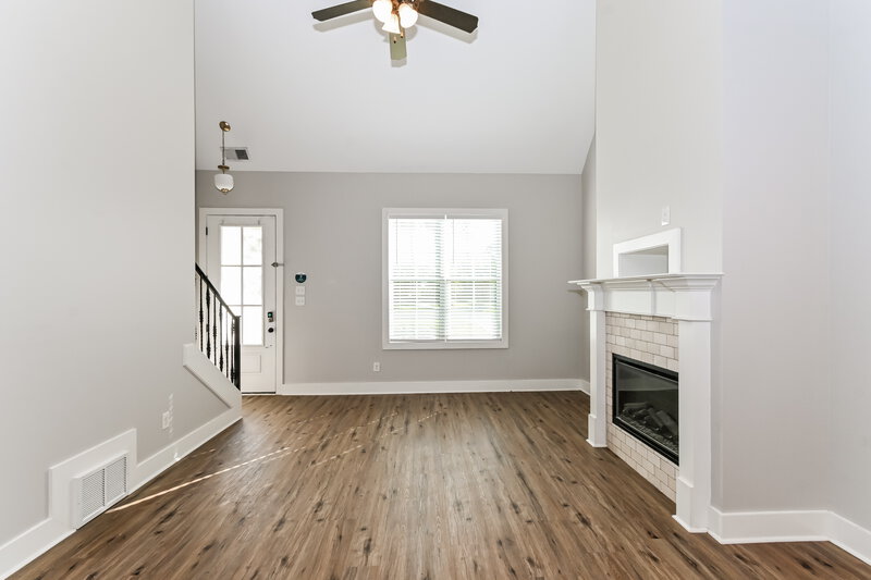 2,195/Mo, 2701 Maple Hill Dr Nesbit, MS 38651 Living Room View 3