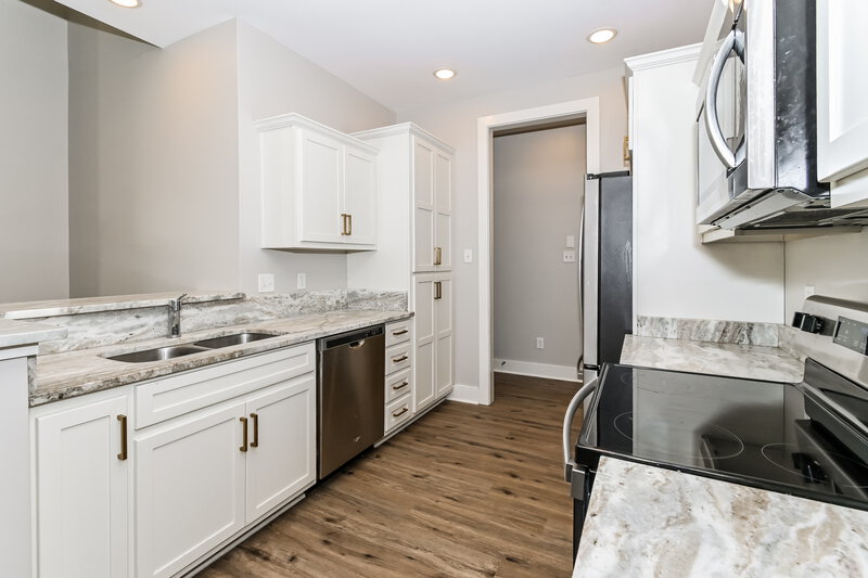 2,195/Mo, 2701 Maple Hill Dr Nesbit, MS 38651 Kitchen View 2