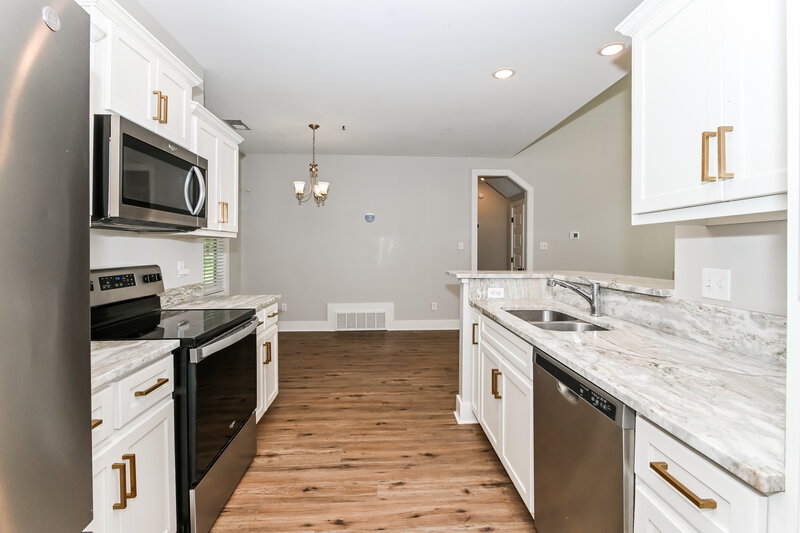 2,195/Mo, 2701 Maple Hill Dr Nesbit, MS 38651 Kitchen View 3