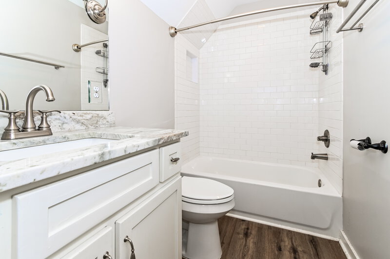 2,195/Mo, 2701 Maple Hill Dr Nesbit, MS 38651 Bathroom View