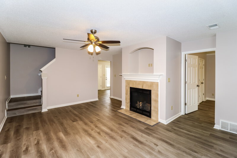 2,580/Mo, 1170 Whitten Rd Memphis, TN 38134 Living Room View