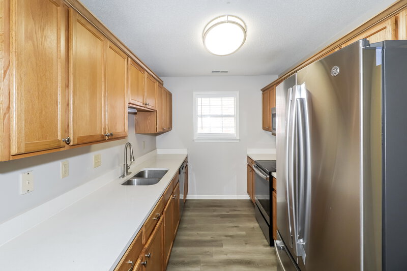 1,585/Mo, 1170 Whitten Rd Memphis, TN 38134 Kitchen View