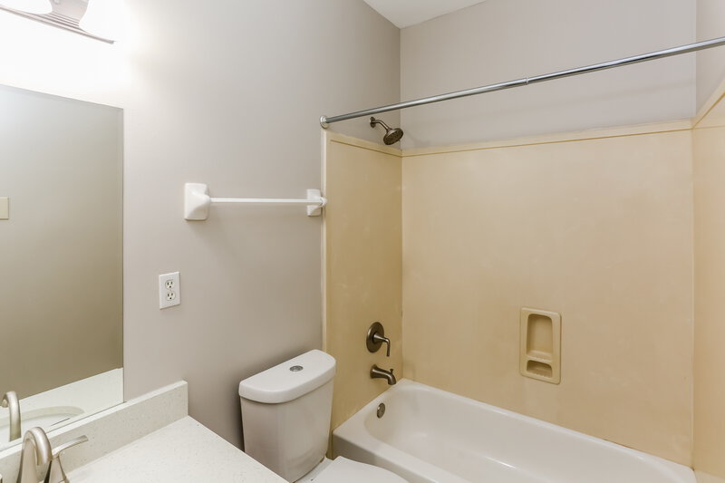 1,920/Mo, 7356 Lauren Ln Olive Branch, MS 38654 Bathroom View